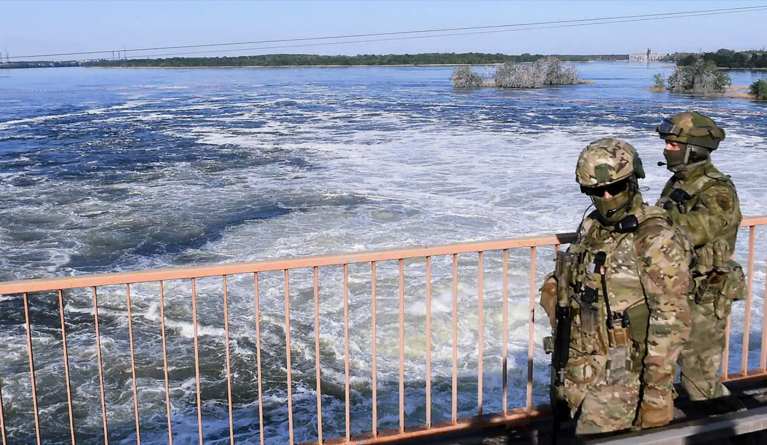 Russen planen unglaubliches Kriegsverbrechen Hunderttausende Menschenleben in Gefahr! Staudamm von Cherson vermint!