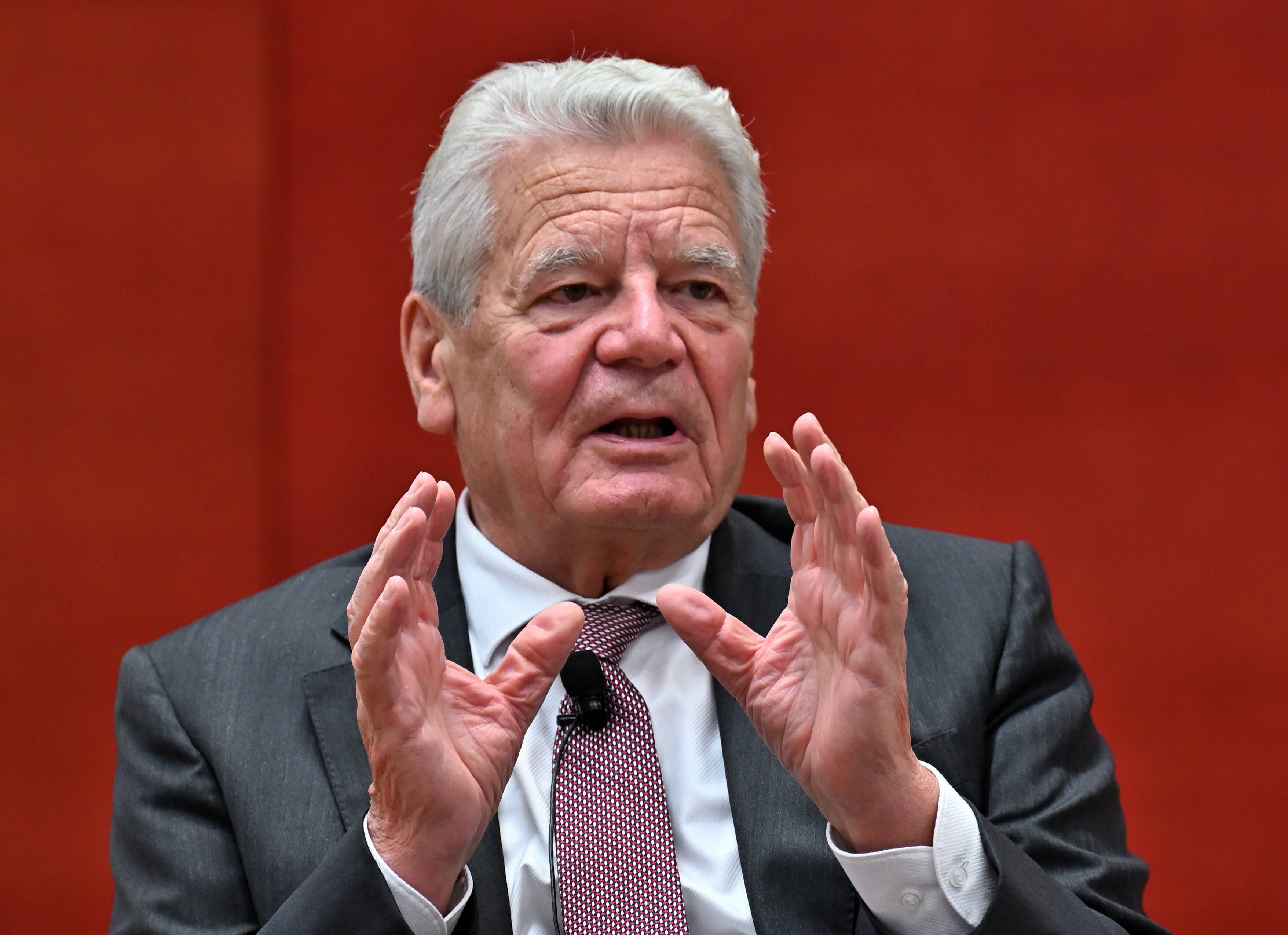Joachim Gauck tadelt den Bundeskanzler offiziell! Auch scharfe Kritik aus Belgien an der Ampel!