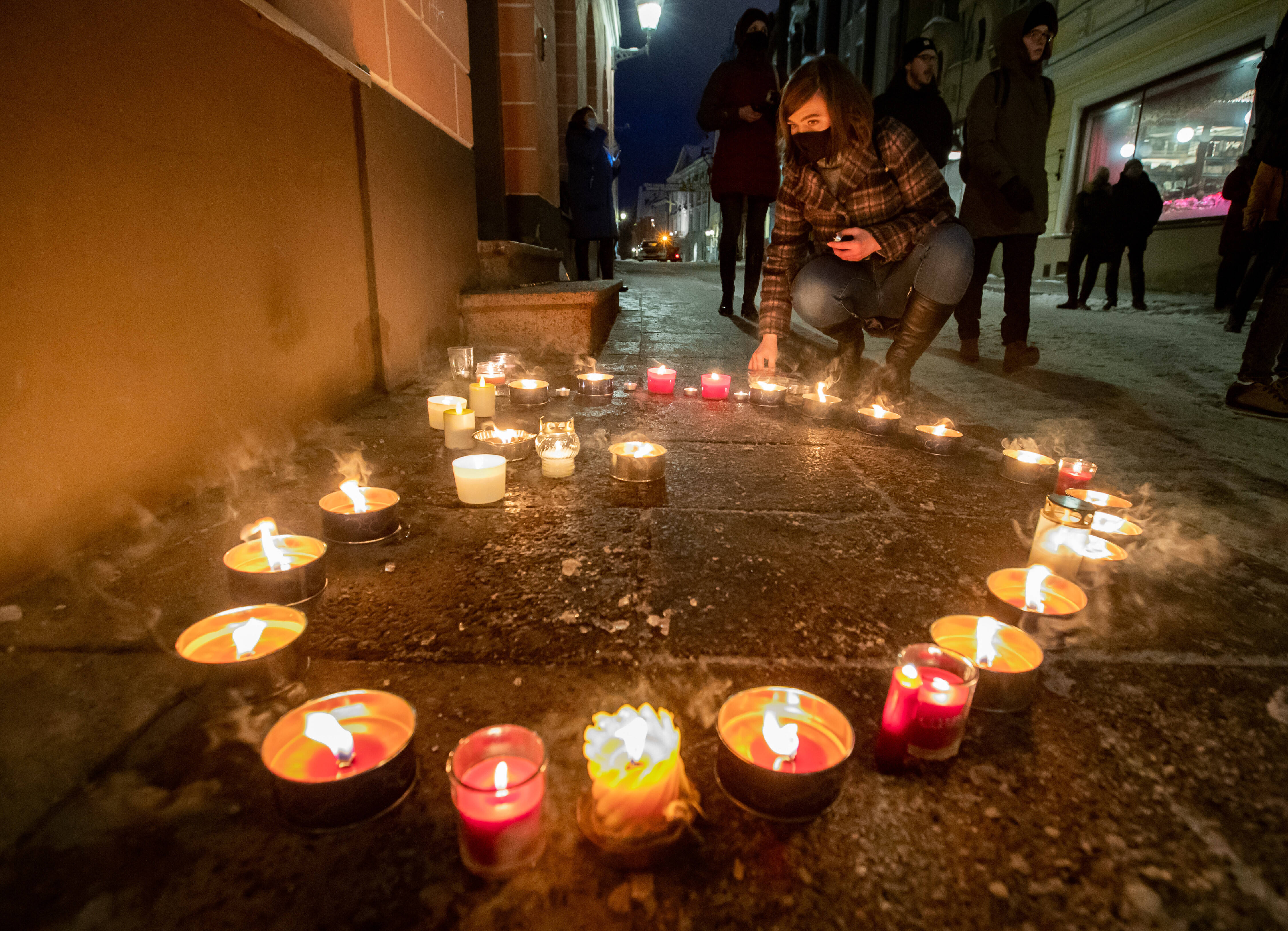 Zwei Polizisten bei Unfall getötet - Unfallverursacherin war vorbestraft und stand unter Drogen!