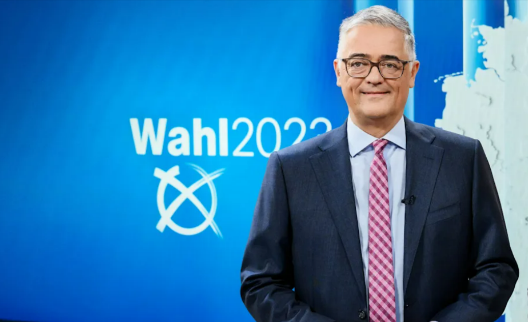 ZDF-Star-Moderator abgesetzt! Hat er Kolleginnen belästigt? Skandal beim ZDF!