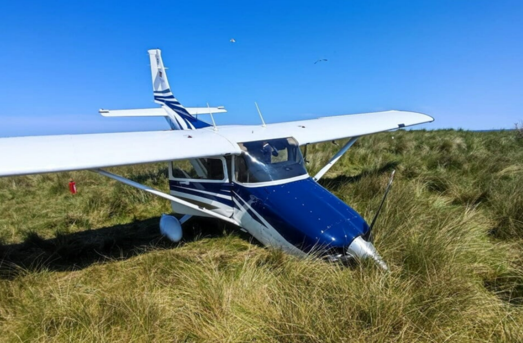 Flugzeug stürzt auf Helgoland! Gefährlicher Absturz auf Nordseeinsel!