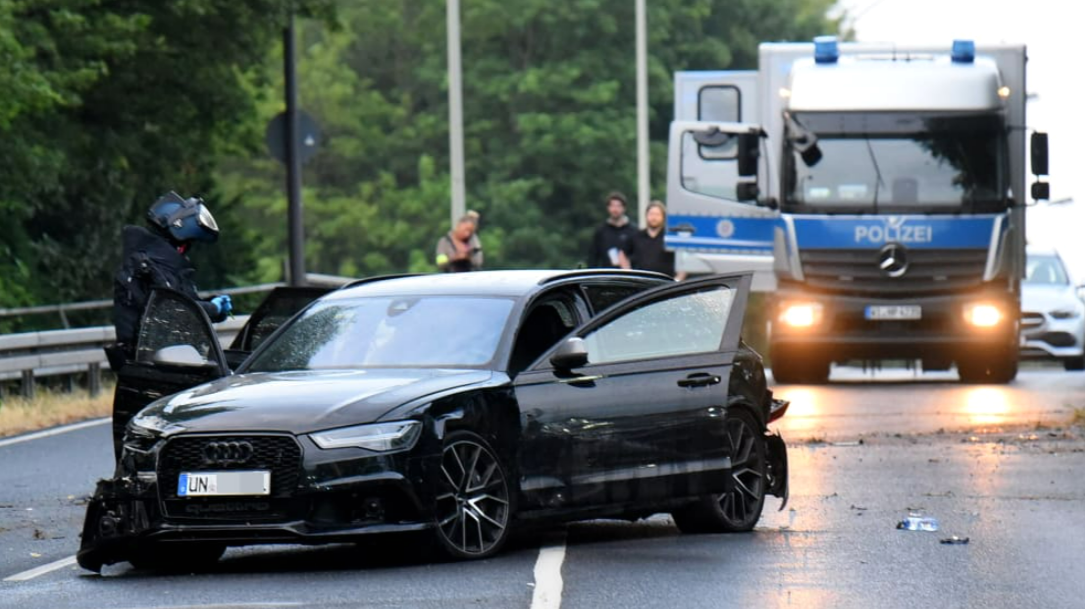 TV-Moderator rammt FC-Bayern Mannschaftsbus! Daniel Amanti in Verkehrsunfall verwickelt!