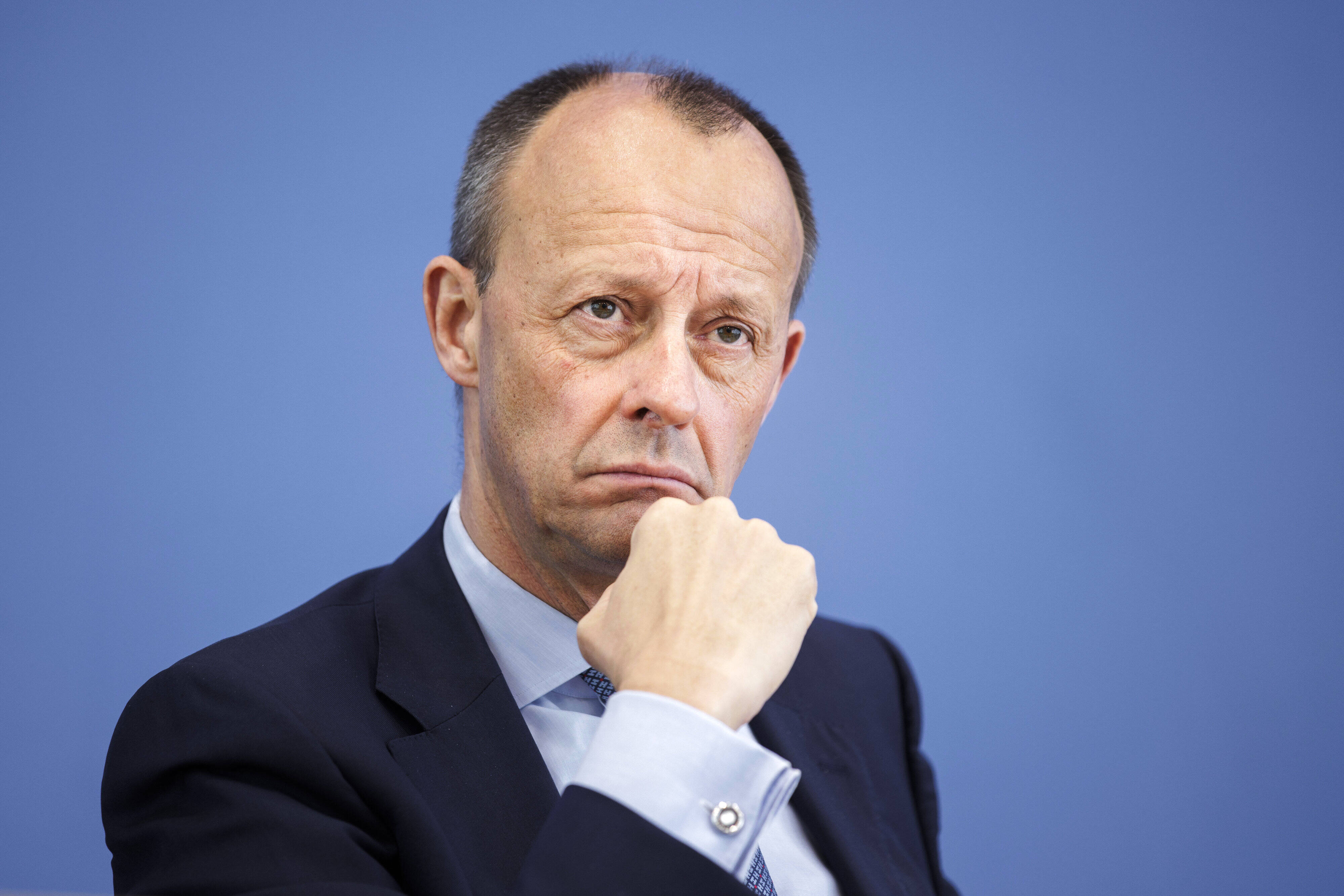 Umfrage-Desaster! Supergau für Friedrich Merz - Umfragewerte zeigen: Keiner will Merz als Kanzler!