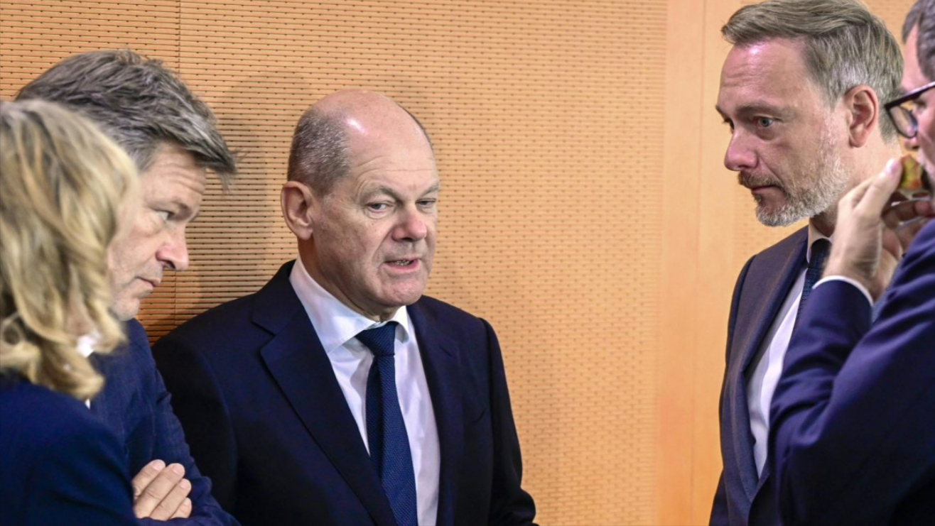 Eilmeldung - Höhenflug der AfD scheint gestoppt - Rechtspopulisten verlieren bei Umfrage an Boden!