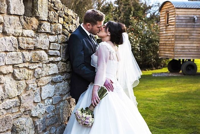 Bräutigam sagt vor 200 Gästen "Nein" - Braut Eiskalt abserviert!