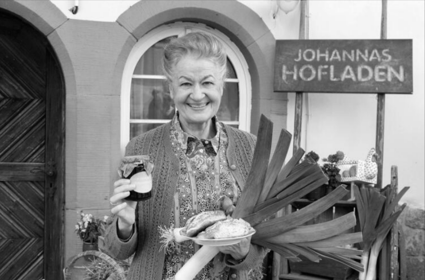 Trauer! Deutsche Schauspielerin ist tot - 30-Jahre lang war sie das Gesicht dieser beliebten Serie!