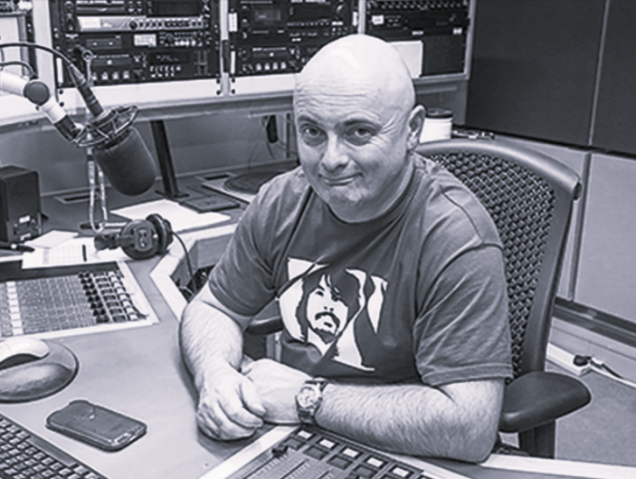 Trauer! Zuhörer geschockt! Beliebter Radiomoderator vollkommen unerwartet verstorben!